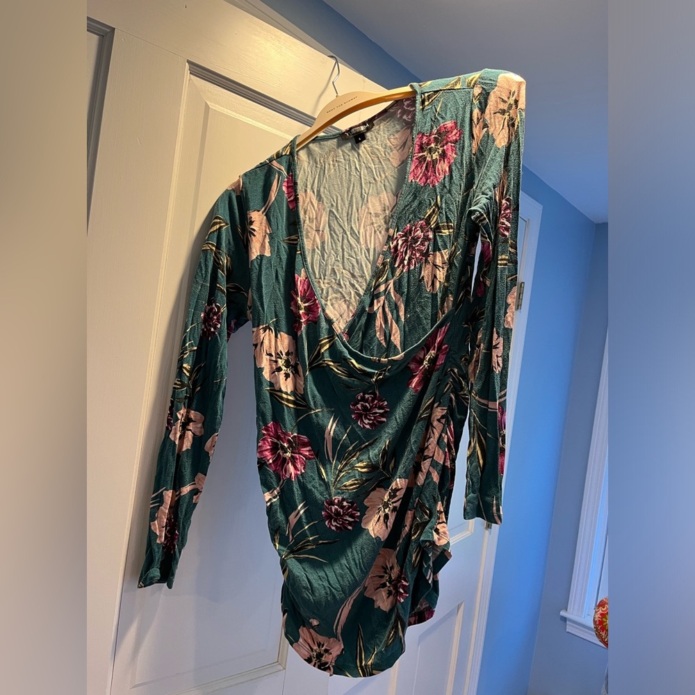 Yumi kim maternity green floral dress top size L